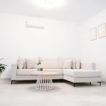 Dona Carmen 1 Las Playas